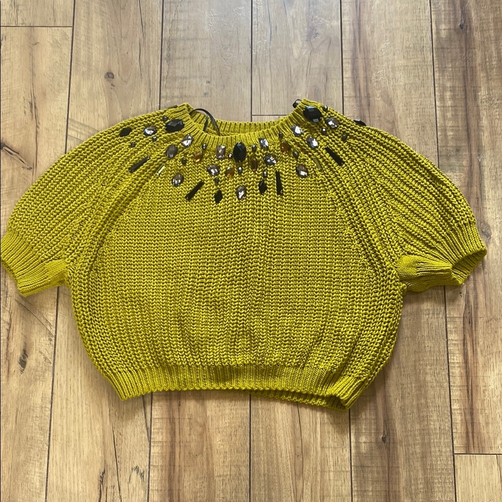 5/$25! H&M Yellow Knit Crop Top with Embellishments